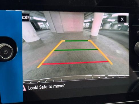 New 2025 Volkswagen Taos SE image 29