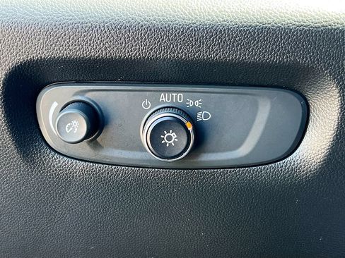 Used 2023 Chevrolet Traverse High Country FWD image 10