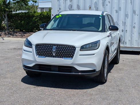 Used 2021 Lincoln Corsair FWD w/ Convenience Package image 7