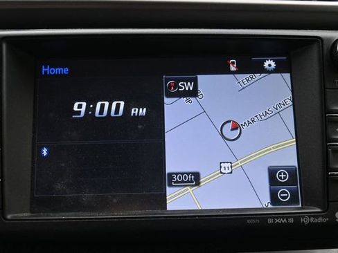 Used 2017 Toyota RAV4 XLE AWD/4WD image 18