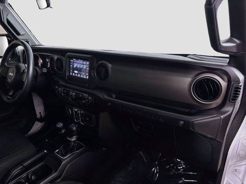 Used 2018 Jeep Wrangler Unlimited Sport S AWD/4WD image 33
