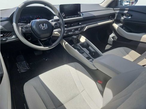 Used 2025 Honda Accord SE image 10