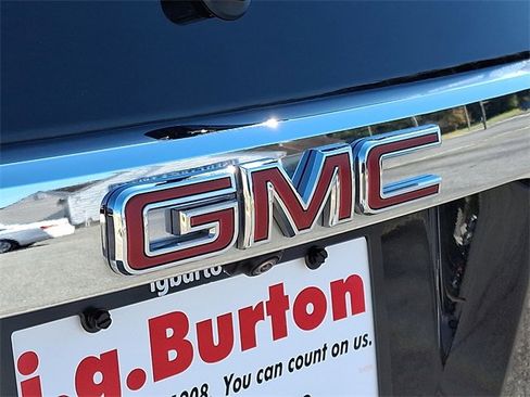 Certified 2023 GMC Acadia SLT image 32