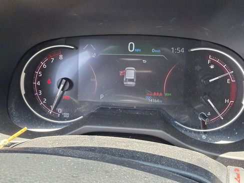 Used 2025 Toyota RAV4 XLE FWD image 8