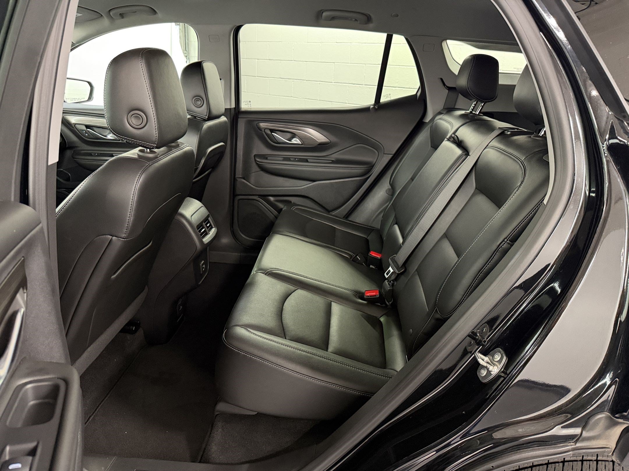Used 2024 GMC Terrain SLT AWD/4WD image 22