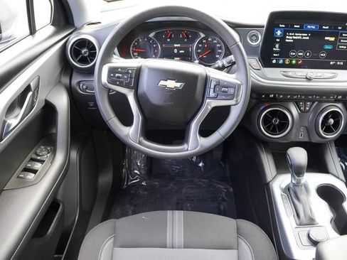 Used 2025 Chevrolet Blazer LT AWD/4WD image 22