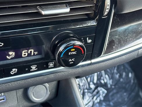 Used 2022 Nissan Rogue SL w/ SL Premium Package image 30