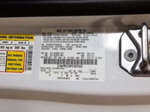 Used 2021 Ford Mustang Shelby GT500 w/ Carbon Fiber Track Pack image 63