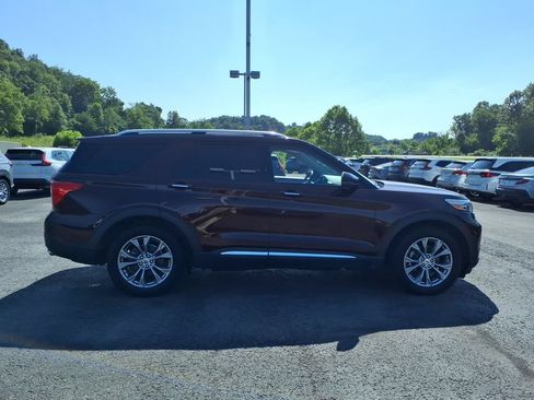 Used 2022 Ford Explorer Limited w/ Equipment Group 301A AWD/4WD image 8