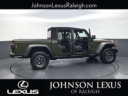 Used 2024 Jeep Gladiator Rubicon w/ Convenience Group AWD/4WD image 34