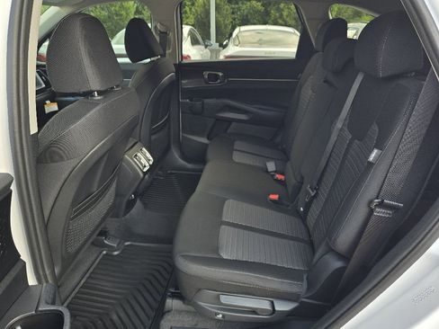 New 2026 Kia Sorento LX FWD image 4