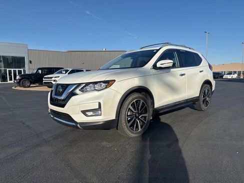 Used 2019 Nissan Rogue SL w/ Premium Package FWD image 3