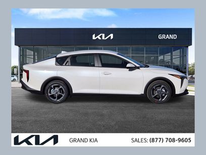 New 2026 Kia K4 LXS
