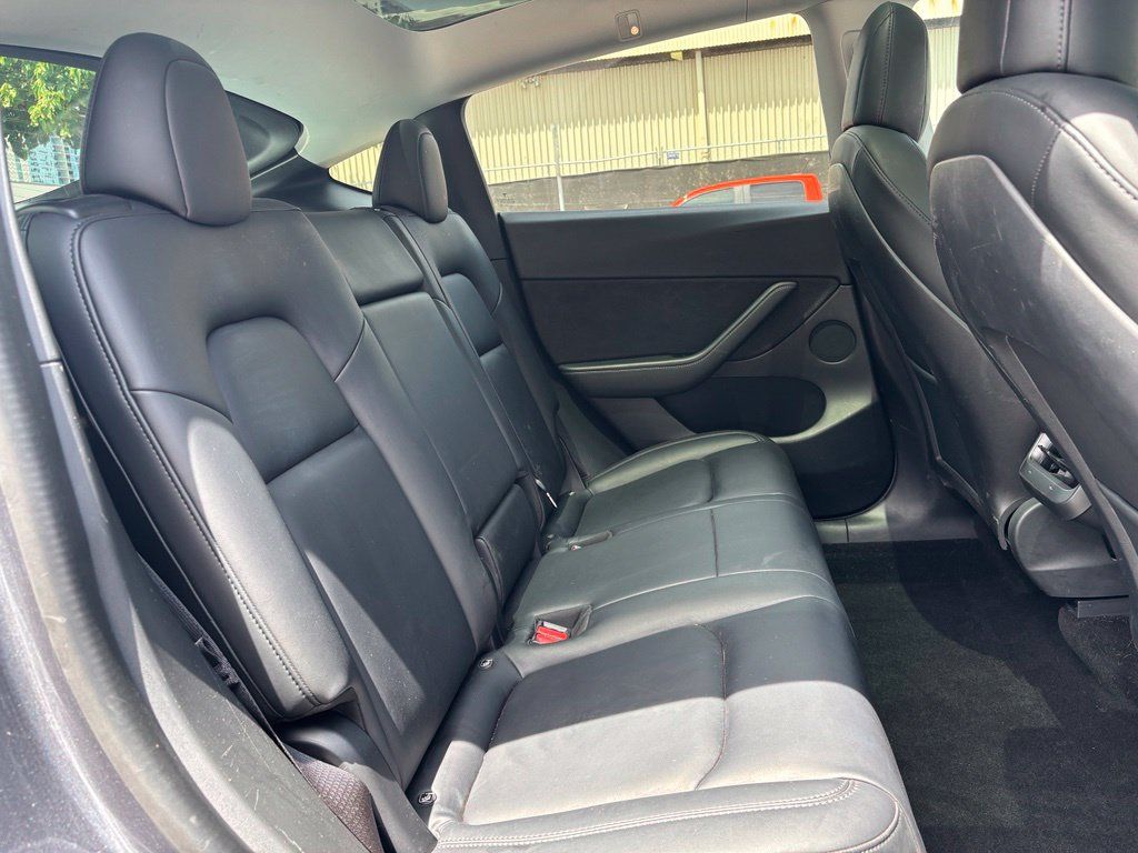 Used 2021 Tesla Model Y 2WD image 10