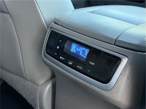 Used 2017 Toyota Highlander XLE image 22