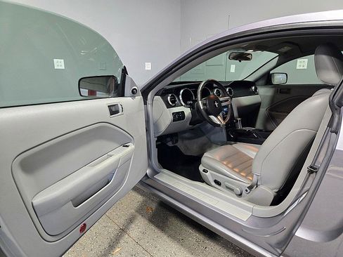 Used 2006 Ford Mustang GT image 9