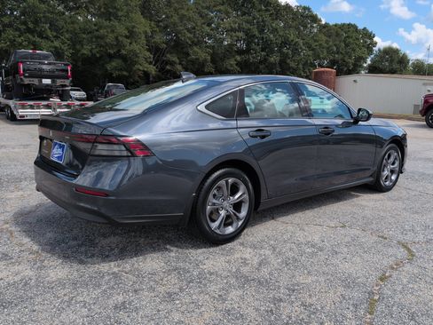 Used 2024 Honda Accord EX image 3