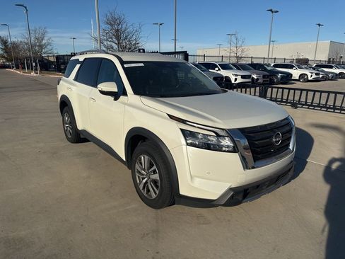 Used 2023 Nissan Pathfinder SL image 13