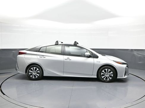 Used 2022 Toyota Prius Prime LE FWD image 5