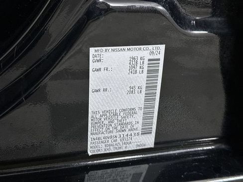 Used 2025 Nissan Altima 2.5 SV FWD image 35