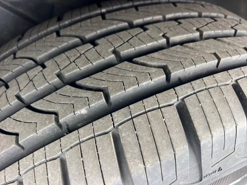 Used 2014 Toyota Highlander XLE AWD/4WD image 44