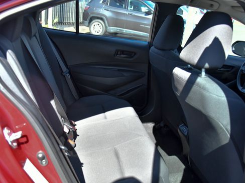 Used 2024 Toyota Corolla LE image 39