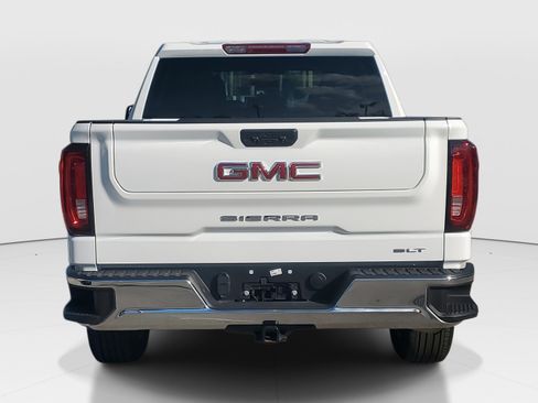 Used 2025 GMC Sierra 1500 SLT image 4