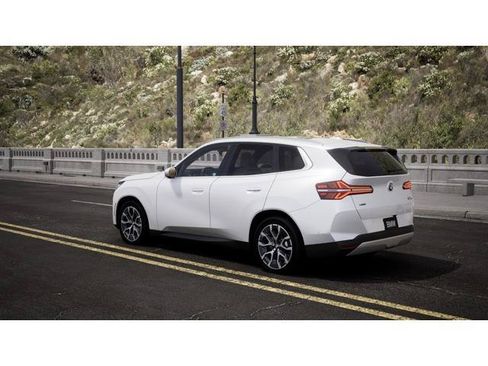Used 2026 BMW X3 xDrive30i w/ Premium Package AWD/4WD image 2