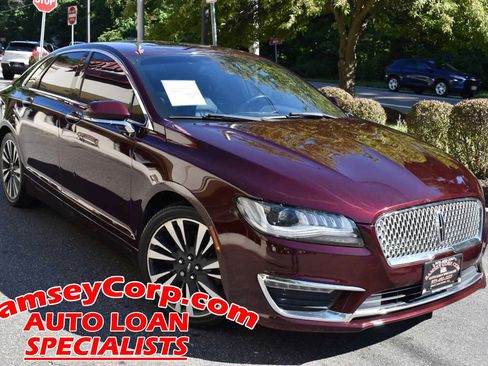 Used 2017 Lincoln MKZ Select w/ Climate Package FWD image 2