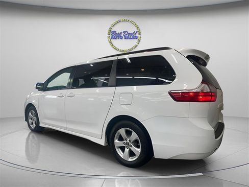 Used 2019 Toyota Sienna LE FWD image 6