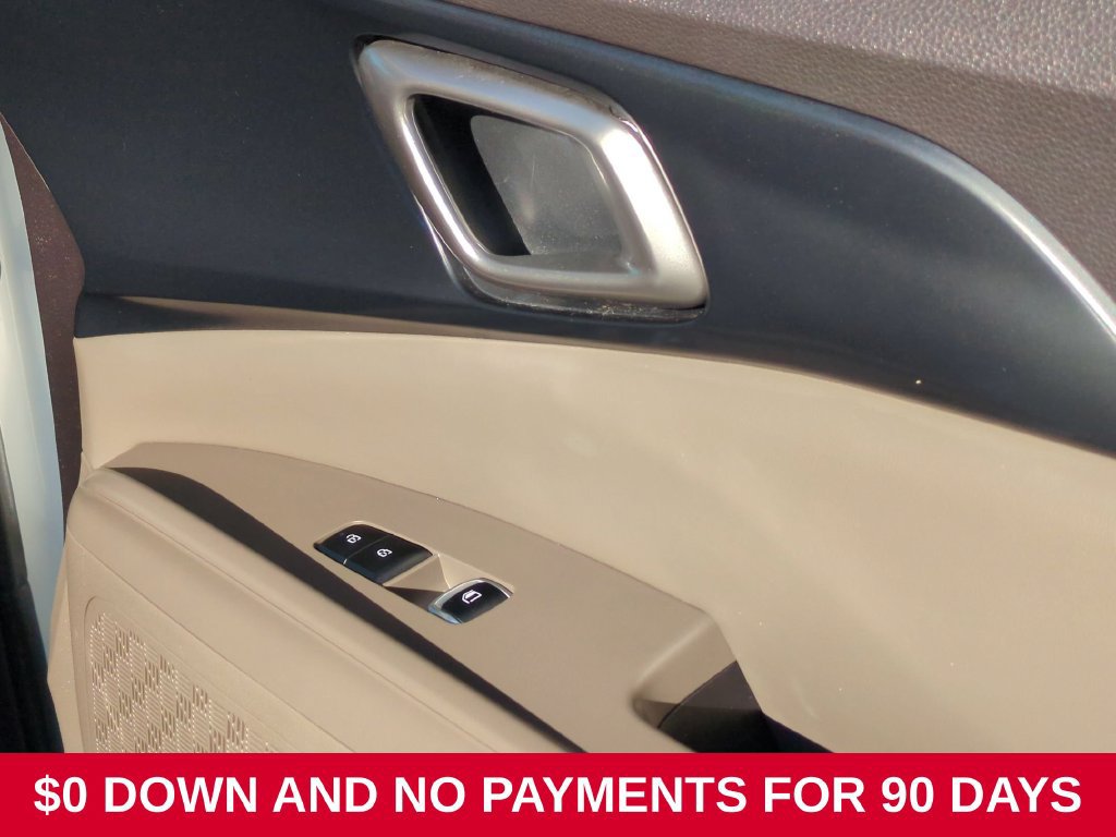 Used 2025 Kia Carnival FWD image 31