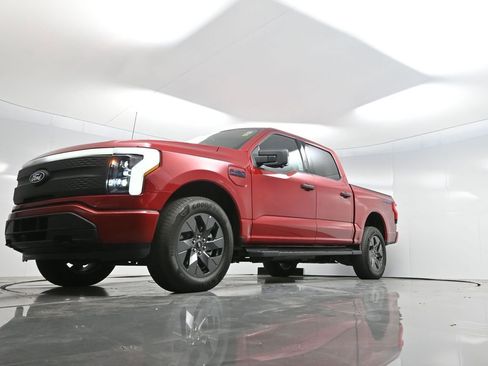Used 2024 Ford F150 Lightning XLT image 60