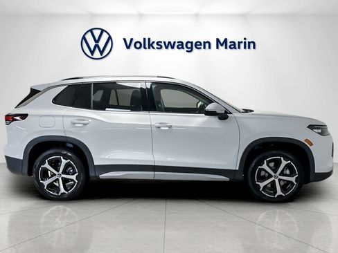 New 2026 Volkswagen Tiguan SE image 6
