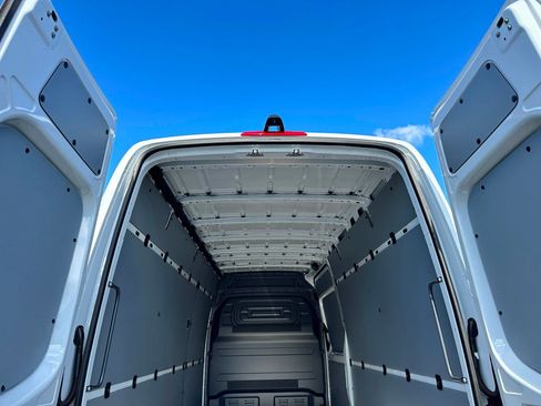 Used 2026 Mercedes-Benz Sprinter 2500 image 22
