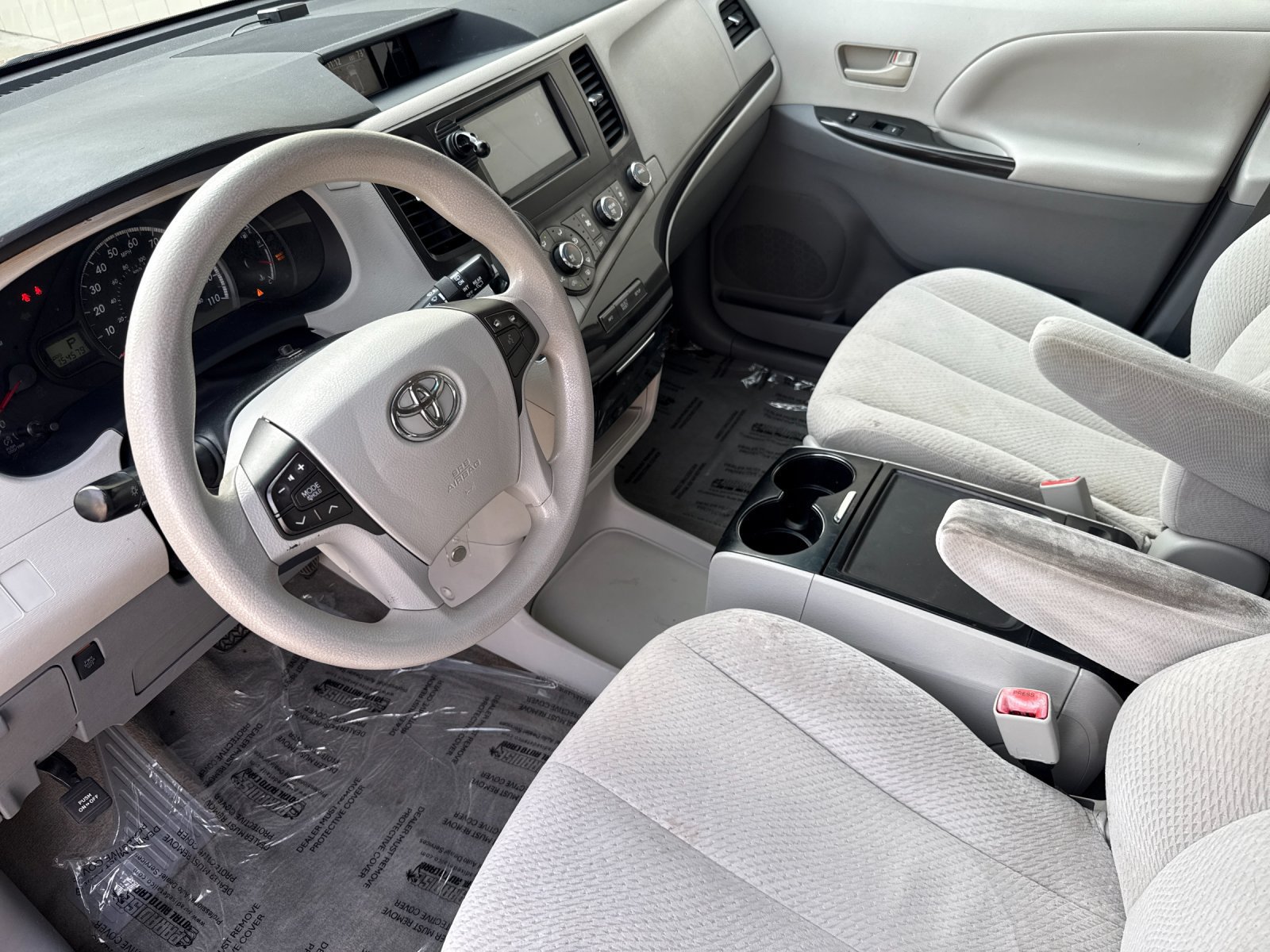Used 2012 Toyota Sienna LE FWD image 9