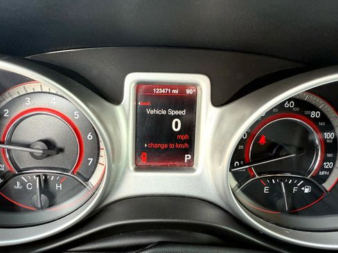 Used 2014 Dodge Journey SXT image 24