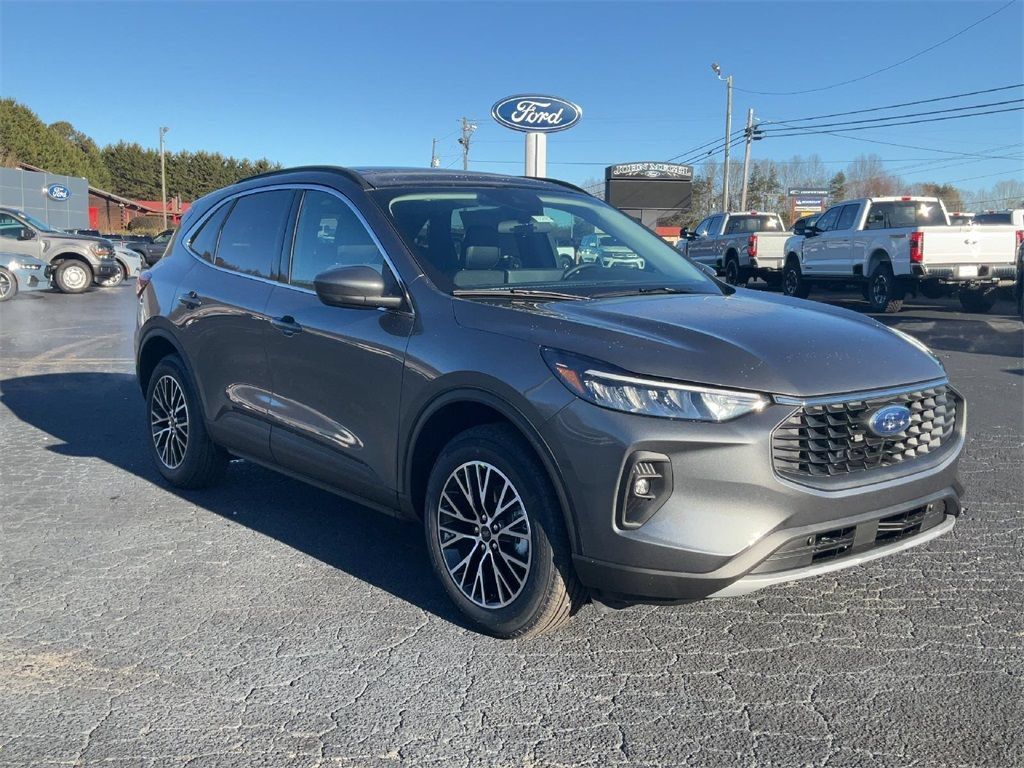 New 2025 Ford Escape SE FWD image 3