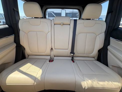Used 2025 Jeep Grand Cherokee Limited w/ Luxury Tech Group II RWD image 28