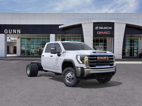 New 2025 GMC Sierra 3500 Pro w/ Convenience Package AWD/4WD image 1