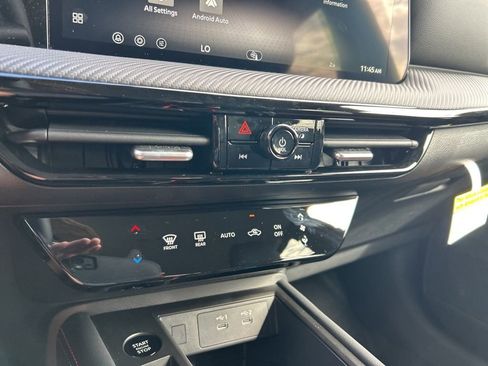 New 2026 Nissan Kicks SR image 30