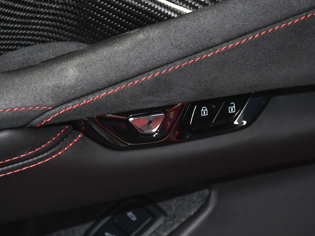 Used 2024 Chevrolet Corvette Stingray Premium Conv w/ Z51 Performance Package RWD image 13