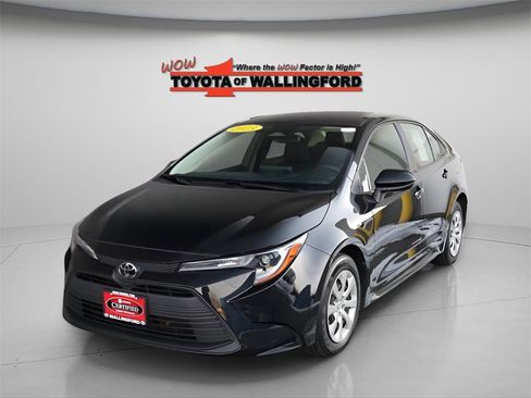 Certified 2023 Toyota Corolla LE image 1