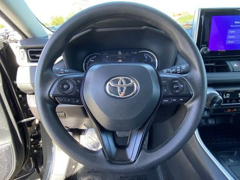 Used 2025 Toyota RAV4 XLE image 25