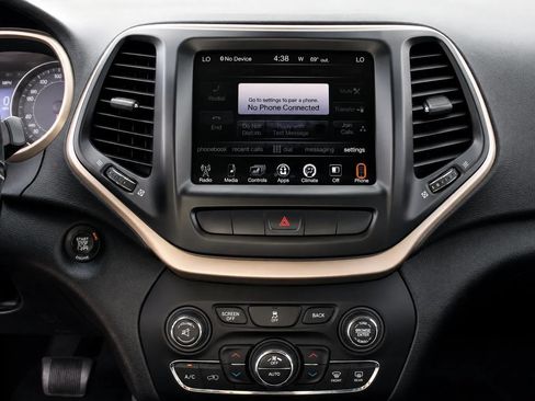 Used 2015 Jeep Cherokee Limited AWD/4WD image 15