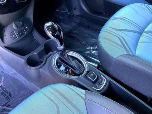 Used 2015 Chevrolet Spark LT image 17