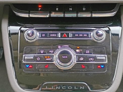 Used 2021 Lincoln Corsair FWD w/ Convenience Package image 38