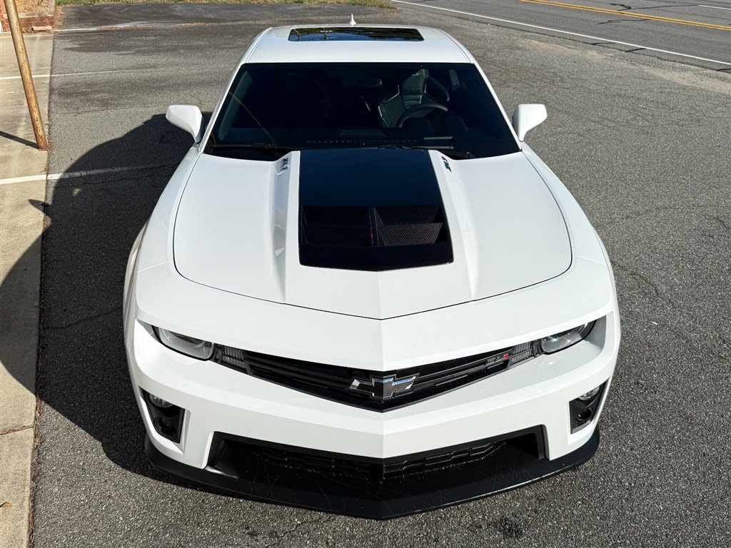Used 2015 Chevrolet Camaro ZL1 RWD image 8
