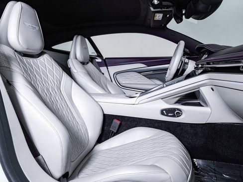 Used 2024 Aston Martin DB12 Coupe image 12