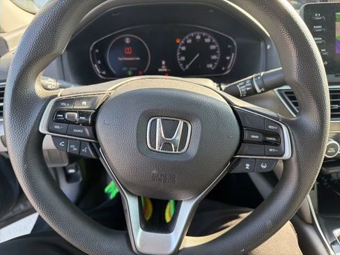 Used 2018 Honda Accord LX image 9