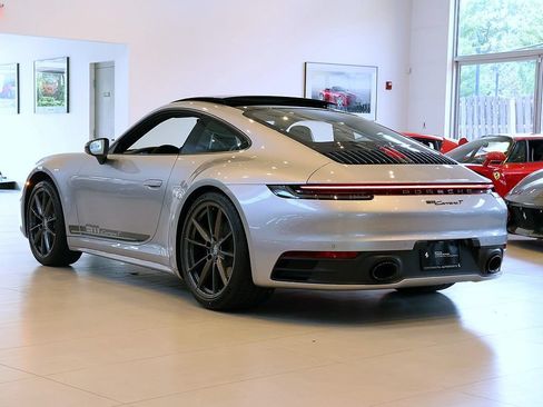 Used 2023 Porsche 911 Carrera T RWD image 2